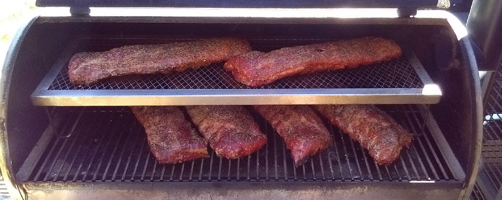 24 Sep Ribs, 3 hours in, time to star the Spriz.JPG