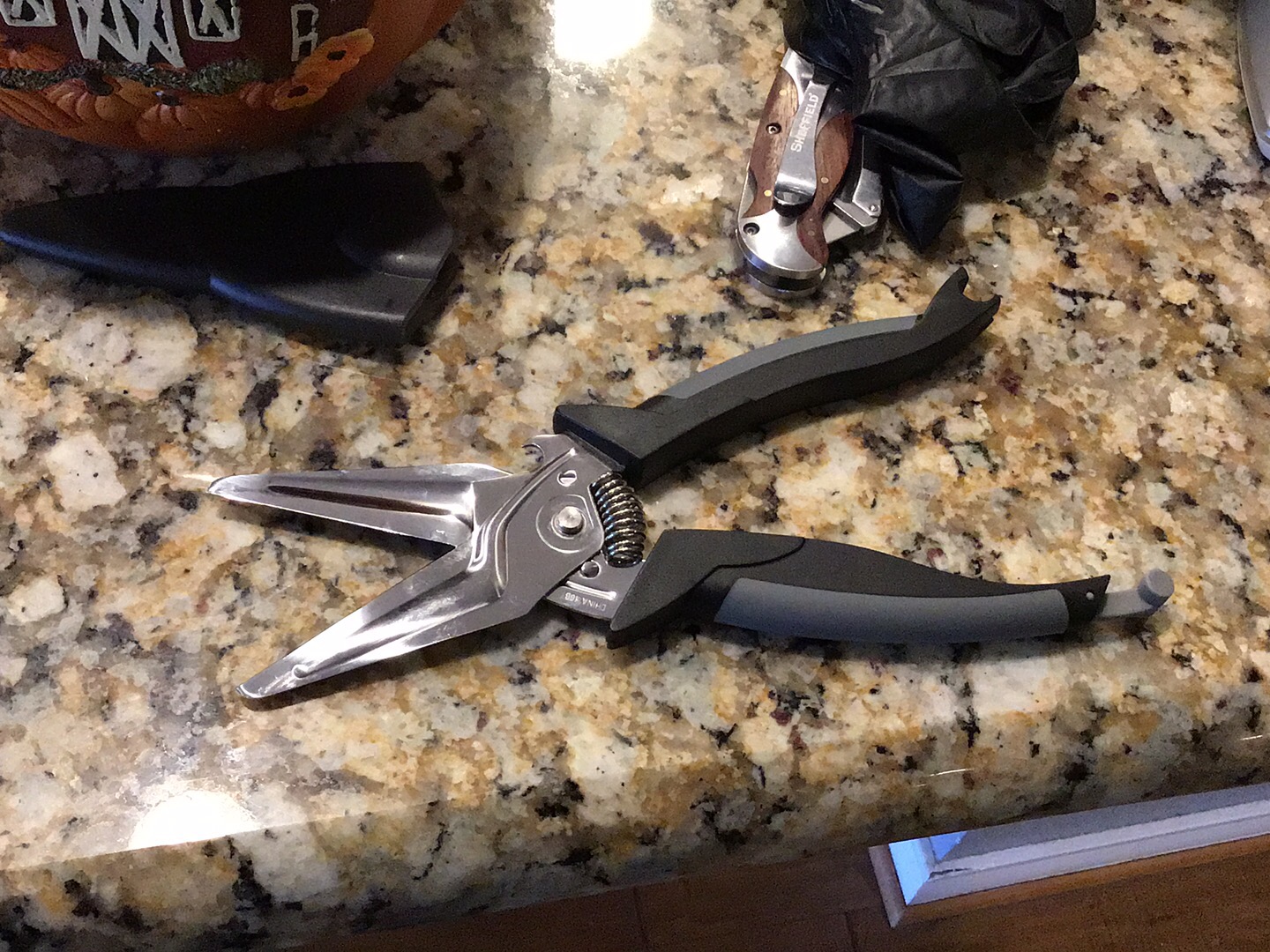 Kitchen shears for spatchcock