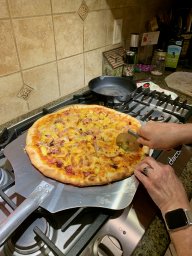 Cutting Pizza 20201128.jpeg